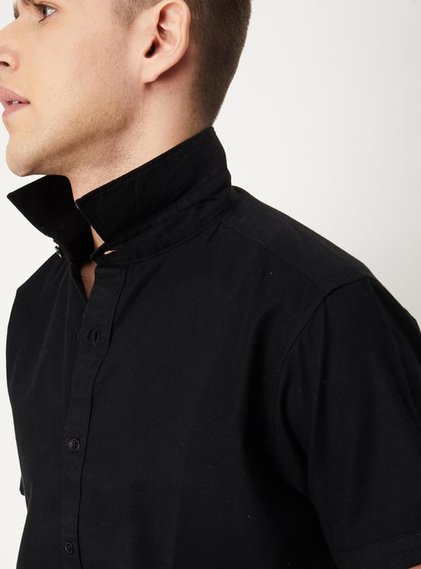 Men Solid Half Sleeves Slim Fit Casual Shirt