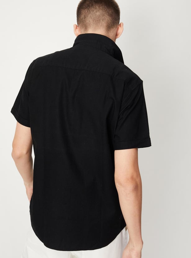 Men Solid Half Sleeves Slim Fit Casual Shirt