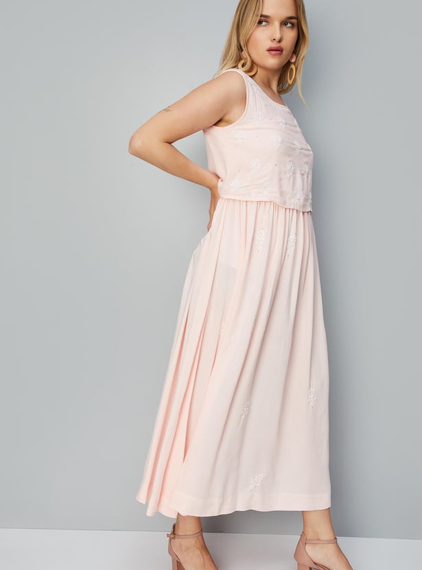 Women Embroidered Sleeveless Maxi Dress