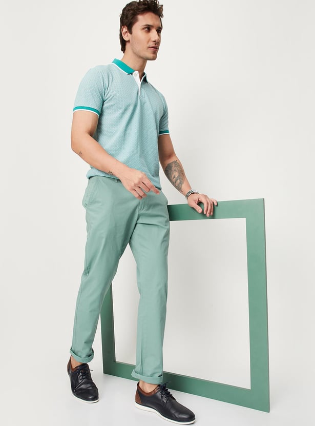 Men Solid Twill Weave Slim Fit Chino Trousers