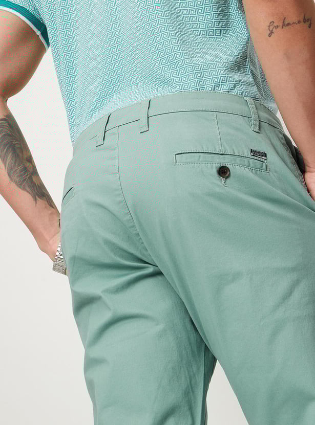 Men Solid Twill Weave Slim Fit Chino Trousers