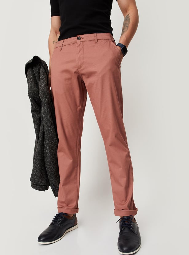 Men Solid Twill Weave Slim Fit Chino Trousers