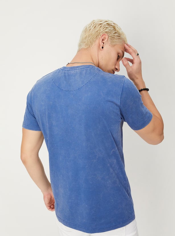 Men Acid Washed Pocket Slim Fit T-shirt
