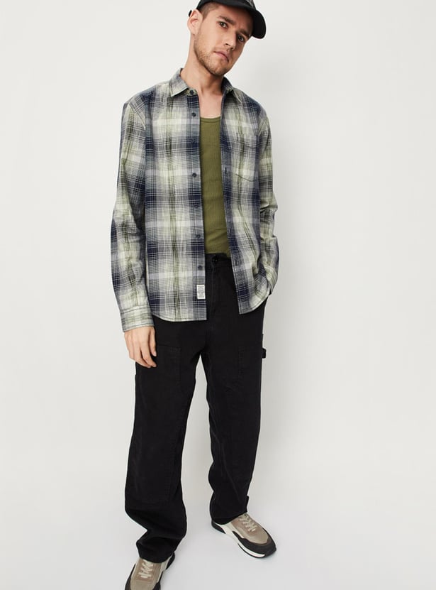 Men Checked Slim Fit Casual Shirt