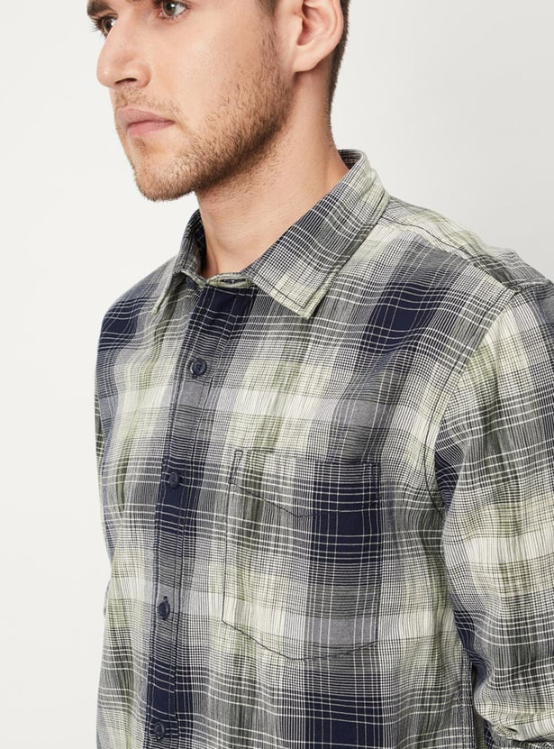 Men Checked Slim Fit Casual Shirt