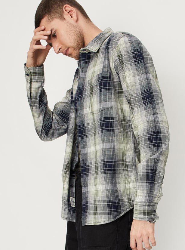 Men Checked Slim Fit Casual Shirt