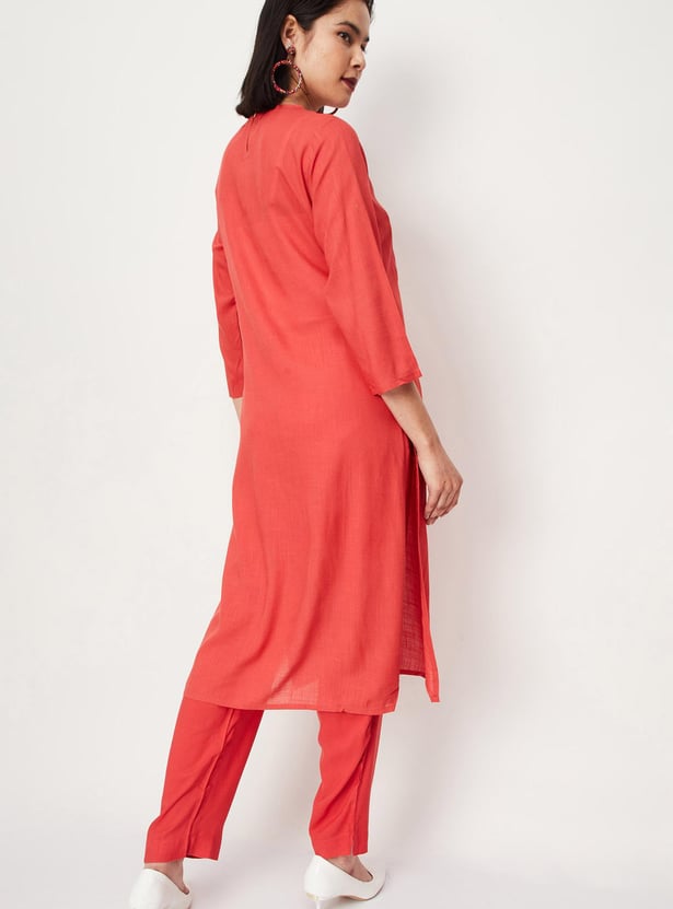 Women Embellished Round Neck Straight Kurta