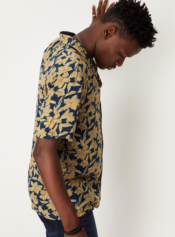 Men Printed Regular Fit Resort Shirt