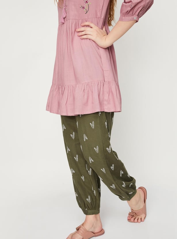 Women Embroidered Ethnic Pants