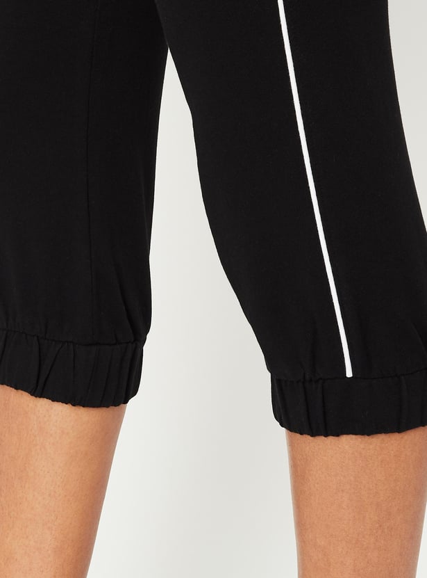 Women Solid Capris with Zip Pockets