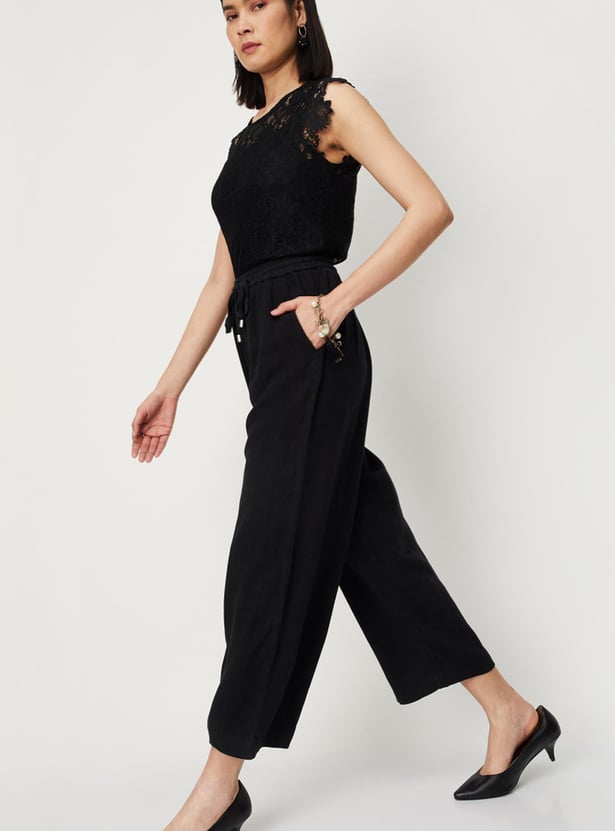 Women Solid Woven Relaxed Fit Trousers