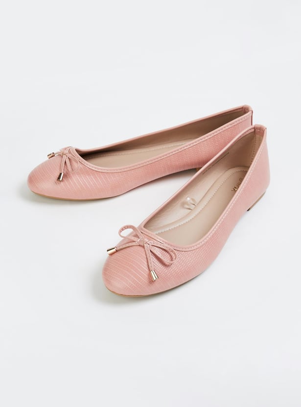 Women Textured Bow-Detailed Ballerinas
