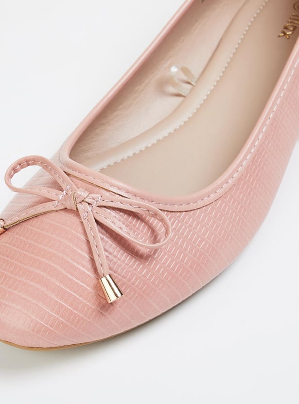 Women Textured Bow-Detailed Ballerinas