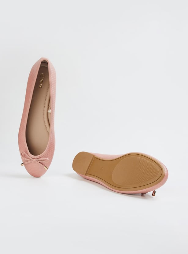 Women Textured Bow-Detailed Ballerinas