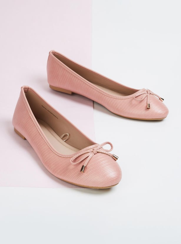 Women Textured Bow-Detailed Ballerinas