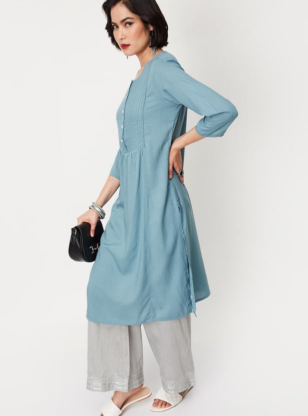 Women Solid Round Neck Straight Kurta