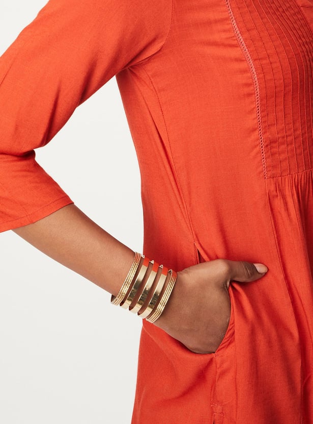 Women Solid Round Neck Straight Kurta