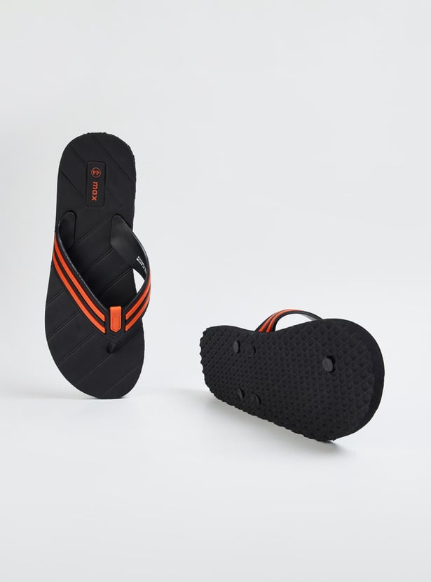 Men Striped V-Strap Slippers