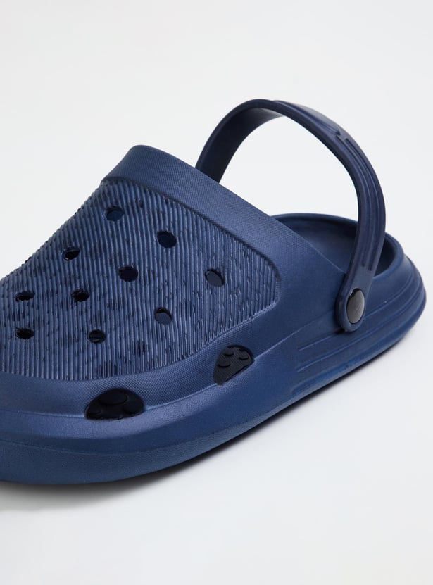 Men Printed Clogs with Sling Back Closure