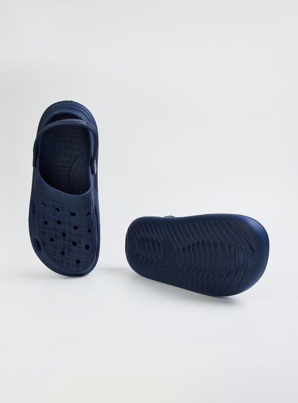 Men Printed Clogs with Sling Back Closure