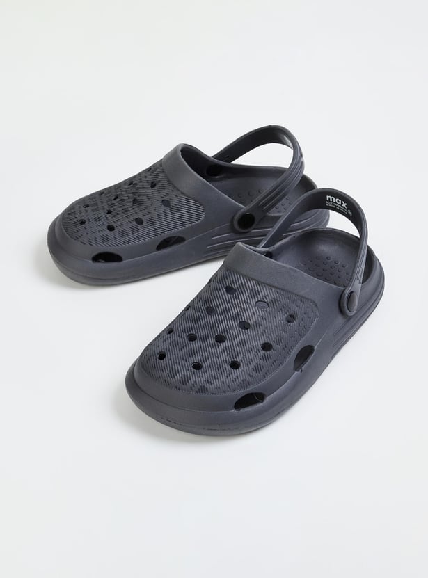 Men Printed Clogs with Sling Back Closure