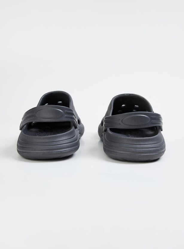 Men Printed Clogs with Sling Back Closure