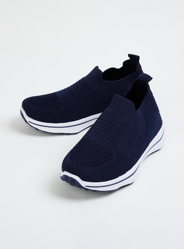 Buy Boys Flyknit Slip-On Sports Shoes Online at just Rs. 899.0 -  1000012426170 | Max Fashion