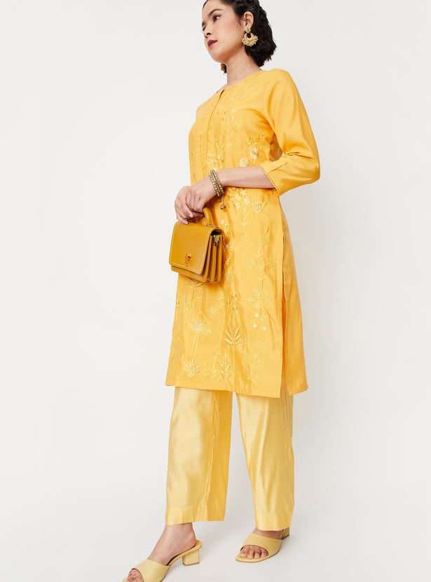 Women Black Embroidered Straight Kurtas