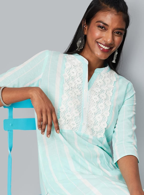 Women Embroidered Kurta with Pocket