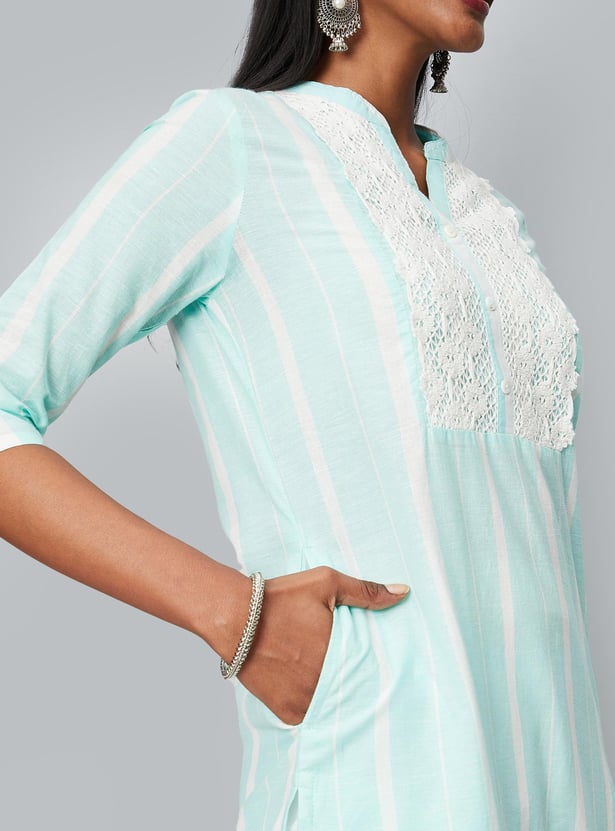 Women Embroidered Kurta with Pocket