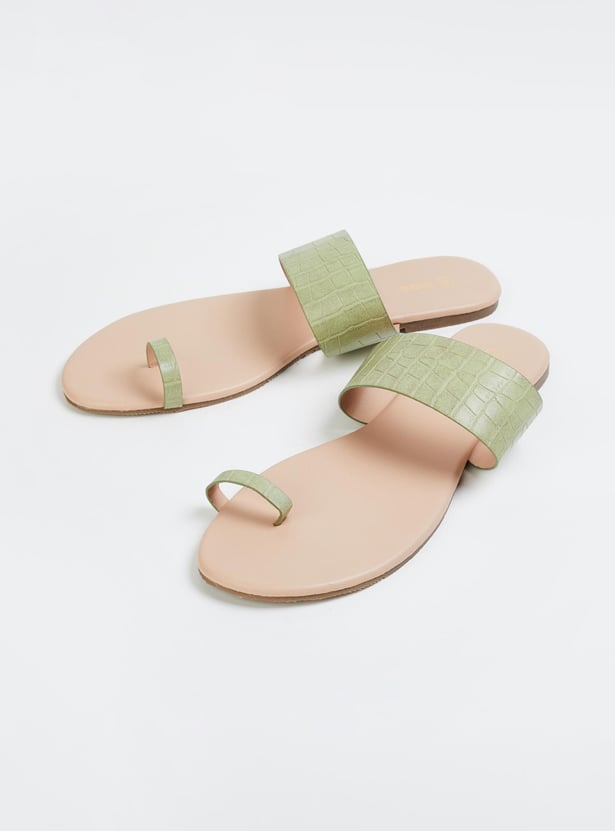 Women Textured Toe-Ring Flat Sandals