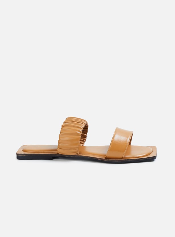 Women Textured Flat Sandals