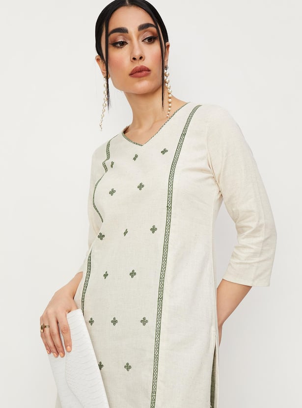 Women Embroidered Kurta with Pockets