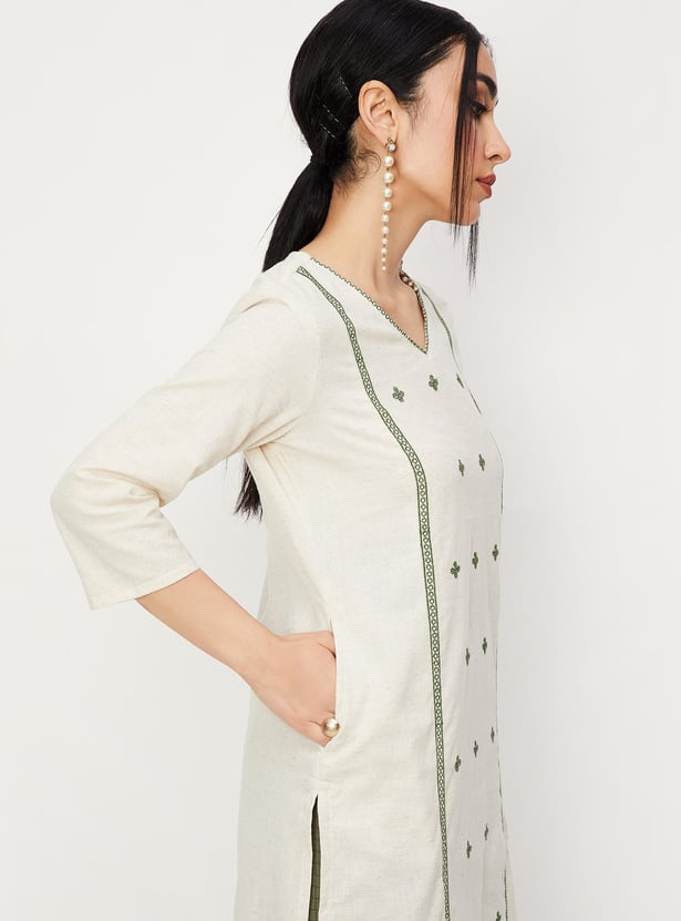 Women Embroidered Kurta with Pockets