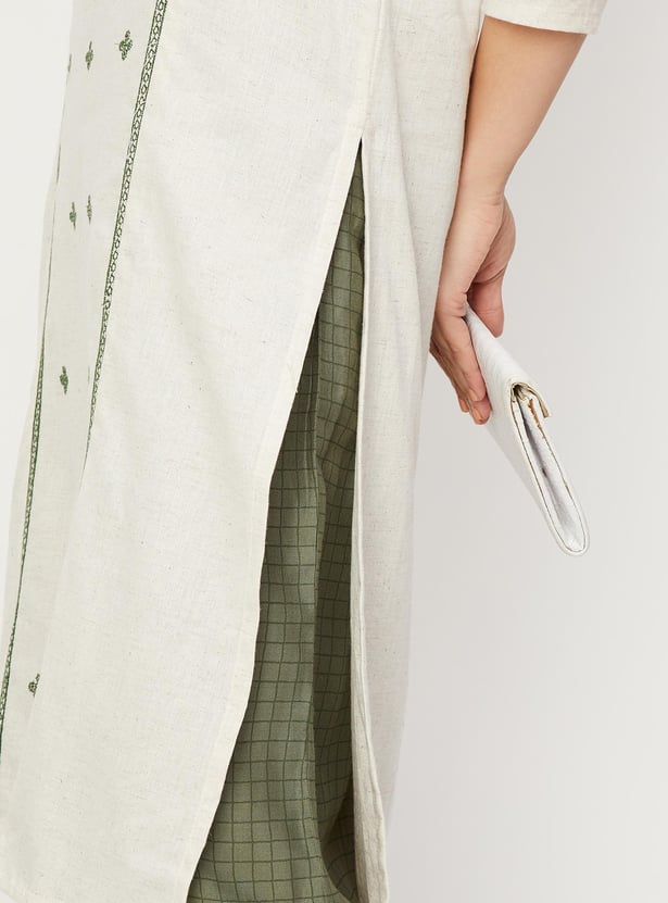 Women Embroidered Kurta with Pockets