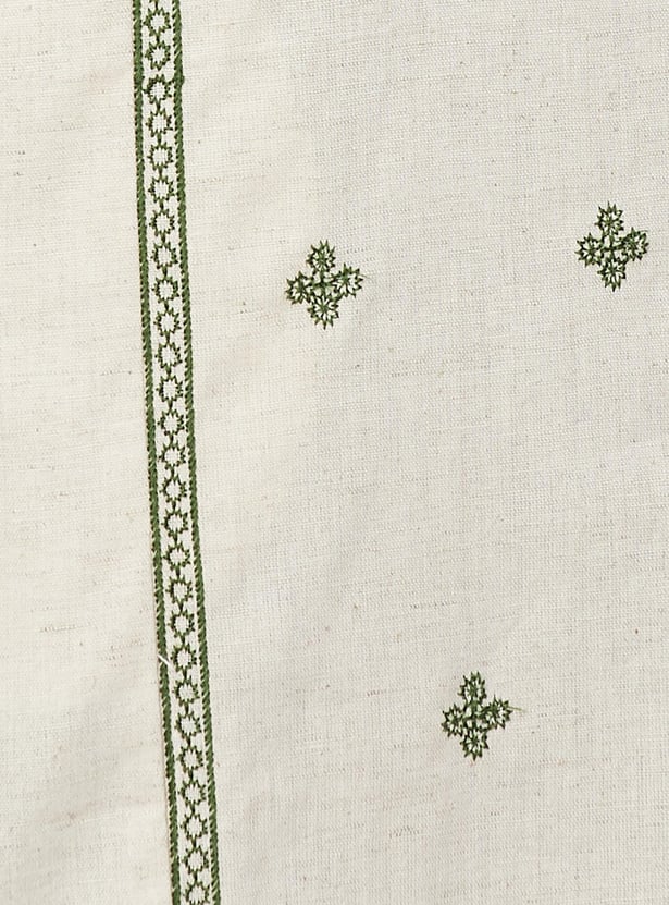 Women Embroidered Kurta with Pockets
