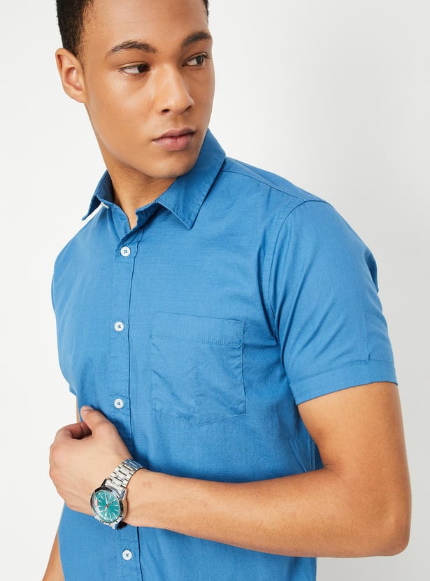 Men Solid Slim Fit Casual Shirt