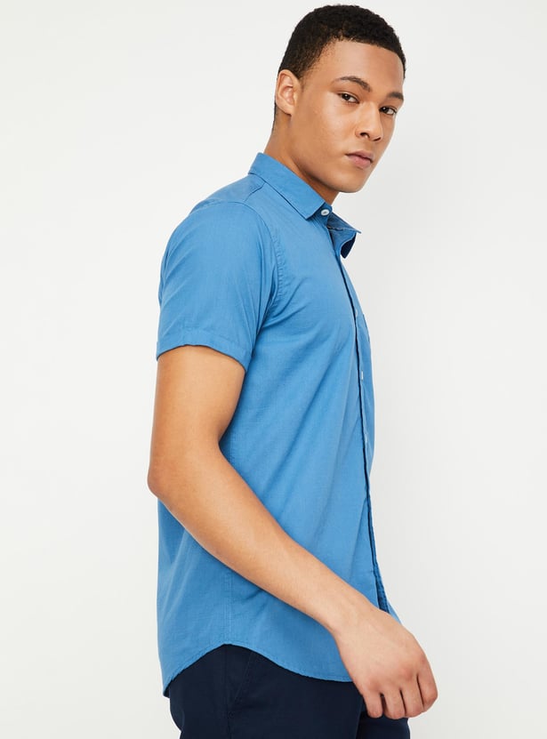 Men Solid Slim Fit Casual Shirt
