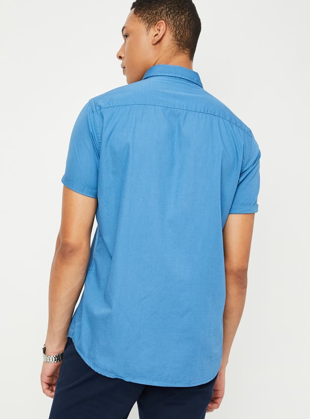 Men Solid Slim Fit Casual Shirt