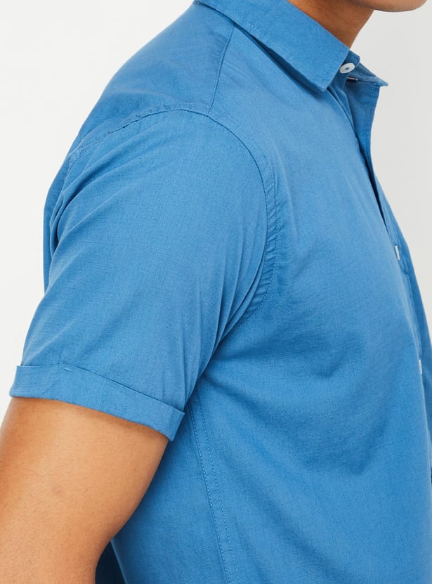 Men Solid Slim Fit Casual Shirt