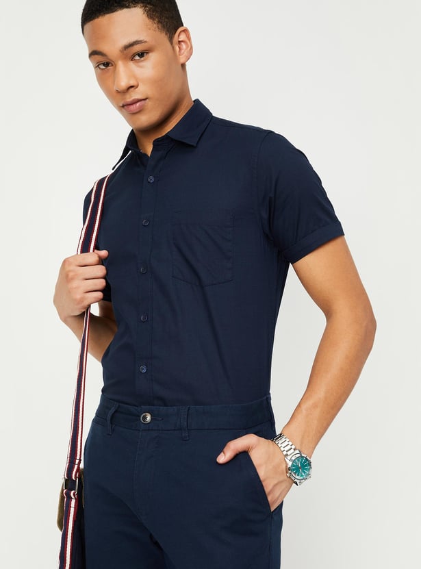 Men Solid Slim Fit Casual Shirt