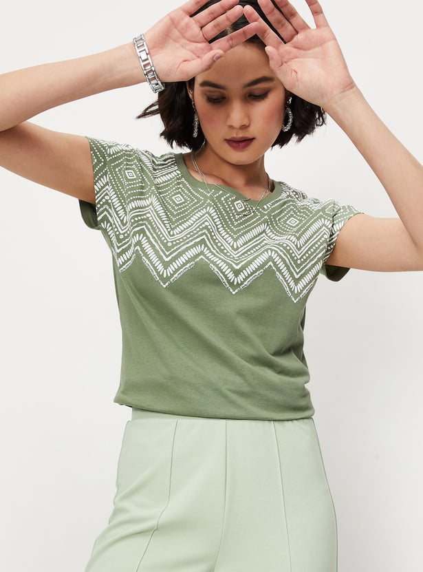 Women Round Neck Graphic T-shirt