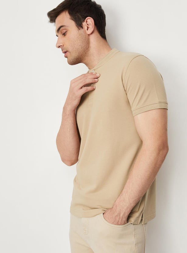 Men Textured Knit Slim Fit Band Collar T-shirt