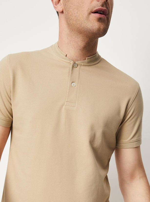 Men Textured Knit Slim Fit Band Collar T-shirt