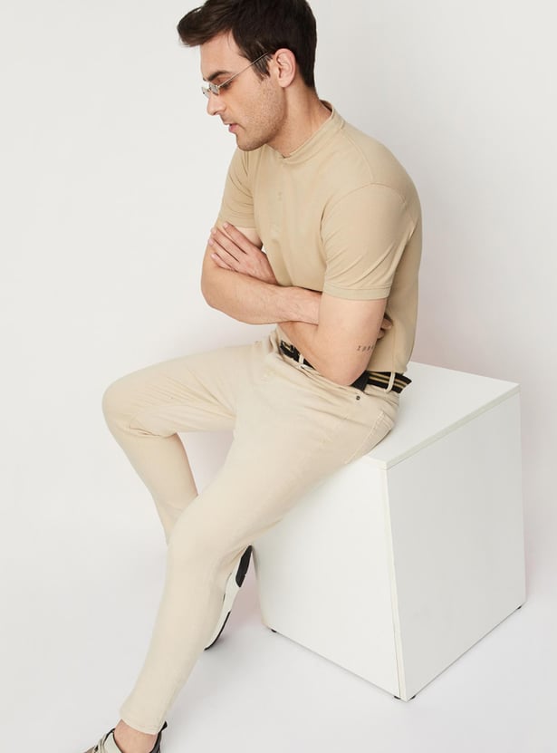 Men Textured Knit Slim Fit Band Collar T-shirt