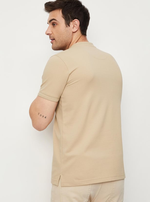 Men Textured Knit Slim Fit Band Collar T-shirt