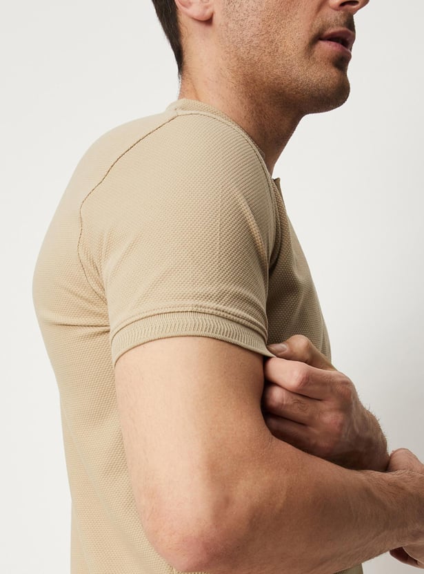Men Textured Knit Slim Fit Band Collar T-shirt