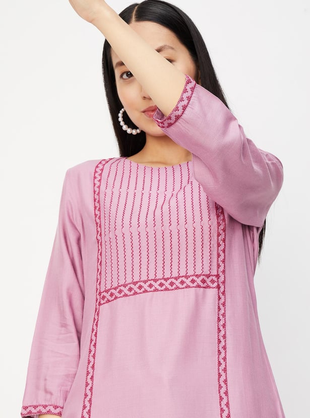 Women Embroidered Straight Kurta