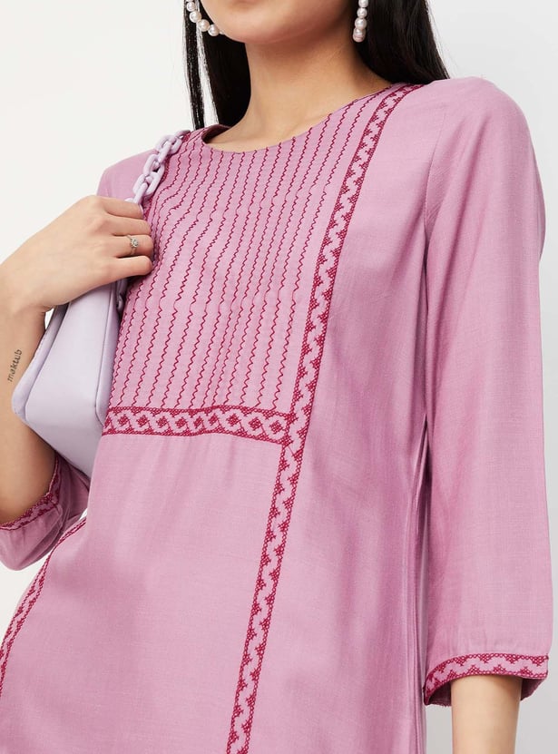 Women Embroidered Straight Kurta