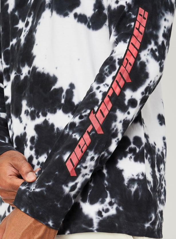 Men Tie & Dye Printed Slim Fit T-shirt
